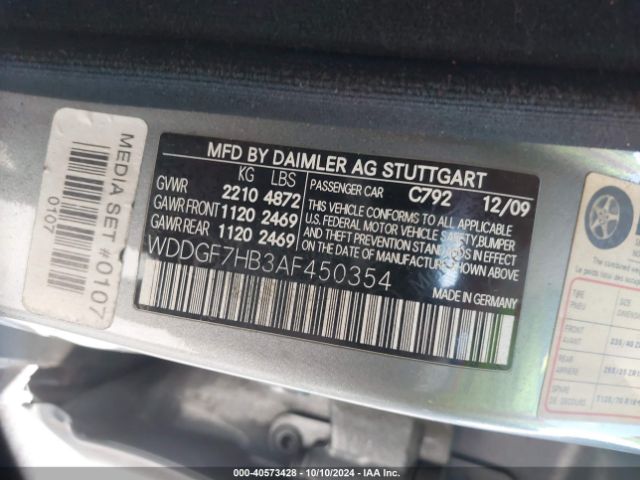 2010 MERCEDES-BENZ C 63 AMG WDDGF7HB3AF450354 Photo 8