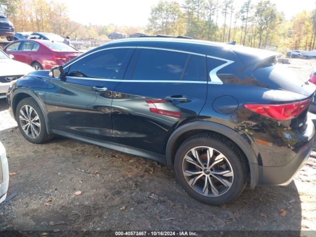 SJKCH5CR1HA020645 Infiniti Qx30 Premium