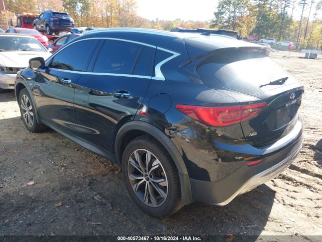 SJKCH5CR1HA020645 Infiniti Qx30 Premium