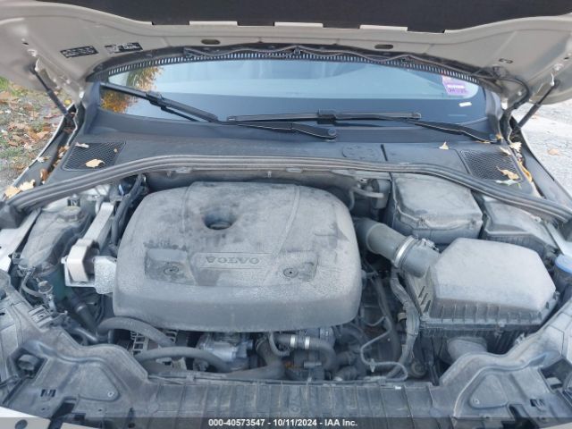 YV140MEKXH1352005 Volvo V60 T5 Premier