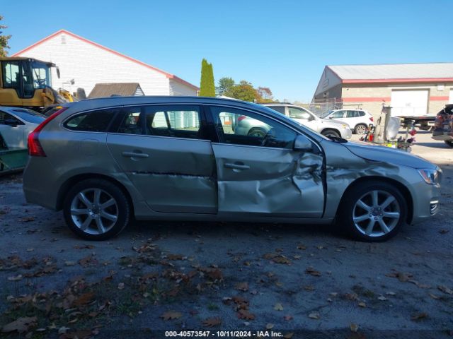 YV140MEKXH1352005 Volvo V60 T5 Premier