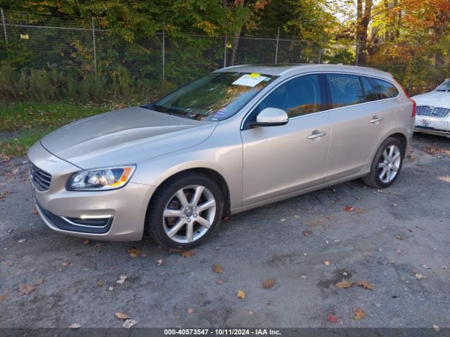 YV140MEKXH1352005 Volvo V60 T5 Premier