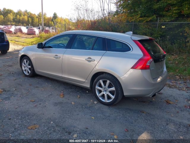 YV140MEKXH1352005 Volvo V60 T5 Premier