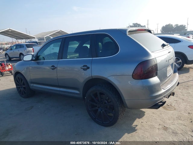 2006 PORSCHE CAYENNE WP1AC29P66LA92308 Photo 2