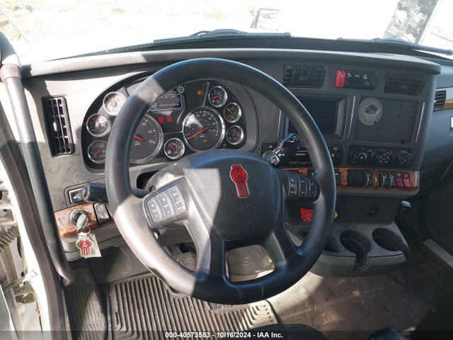Продаж на аукціоні авто 2020 Kenworth T680, vin: 1XKYD49X4LJ390425, номер лоту: 40573583