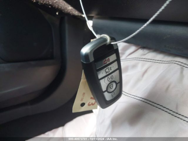 3FA6P0MU7KR110555 Ford Fusion Hybrid Sel