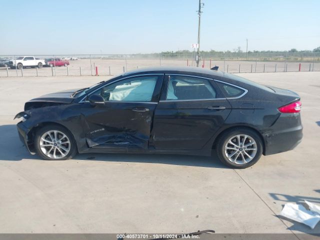 3FA6P0MU7KR110555 Ford Fusion Hybrid Sel