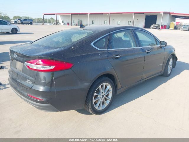 3FA6P0MU7KR110555 Ford Fusion Hybrid Sel
