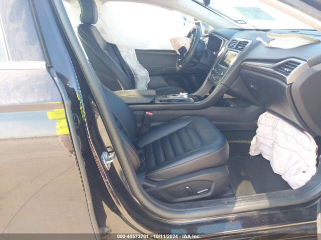 3FA6P0MU7KR110555 Ford Fusion Hybrid Sel