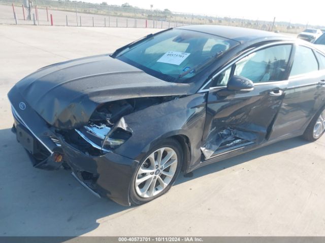 3FA6P0MU7KR110555 Ford Fusion Hybrid Sel