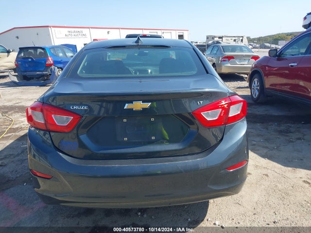 Chevrolet Cruze Lt Auto 2018 1G1BE5SM8J7165335 Image 17