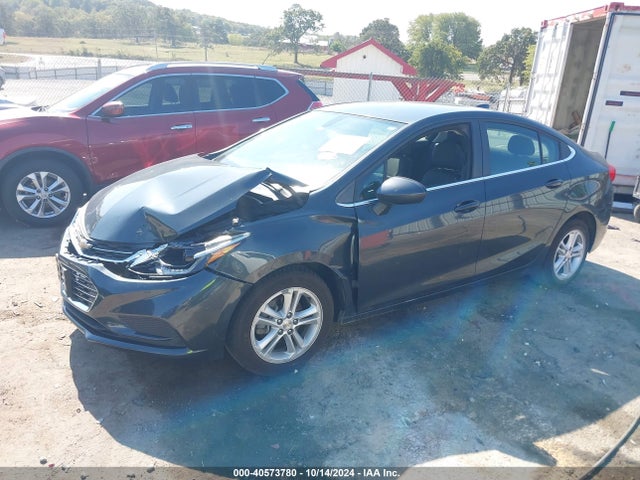 Chevrolet Cruze Lt Auto 2018 1G1BE5SM8J7165335 Image 2