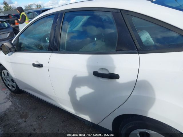 1FADP3E22EL279388 Ford FOCUS S
