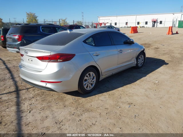 5NPD74LF0JH393295 Hyundai ELANTRA SE