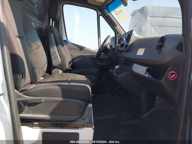 W1W4DBHY3MT053781 Mercedes-Benz Sprinter 2500 Standard Roof I4 Diesel