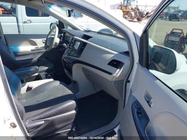 Toyota Sienna Se 8 Passenger 2014 5TDXK3DC8ES433942 Image 5