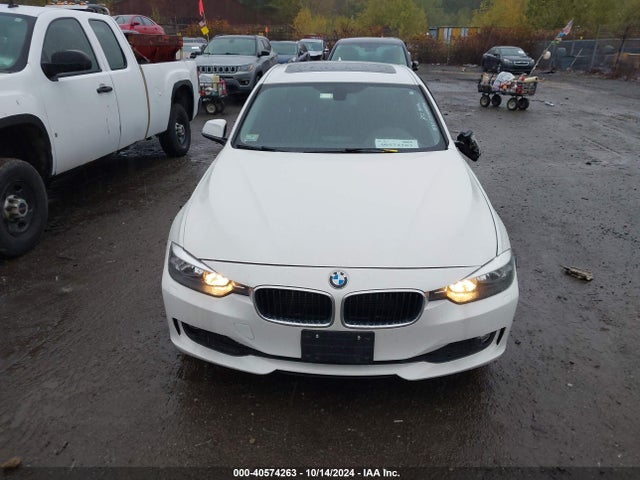 BMW 320i Xdrive 2015 WBA3C3G57FNT51214 Image 12