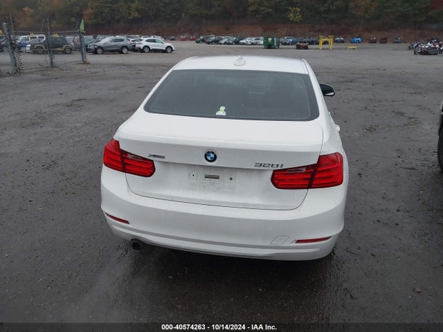 BMW 320i Xdrive 2015 WBA3C3G57FNT51214 Image 16