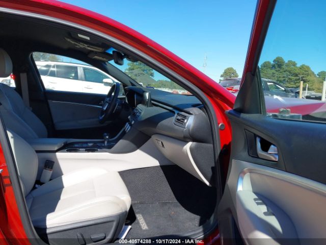 KMTG34TA0NU095176 Genesis G70 2.0t Rwd