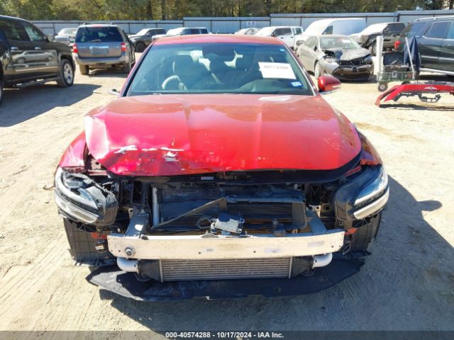 KMTG34TA0NU095176 Genesis G70 2.0t Rwd