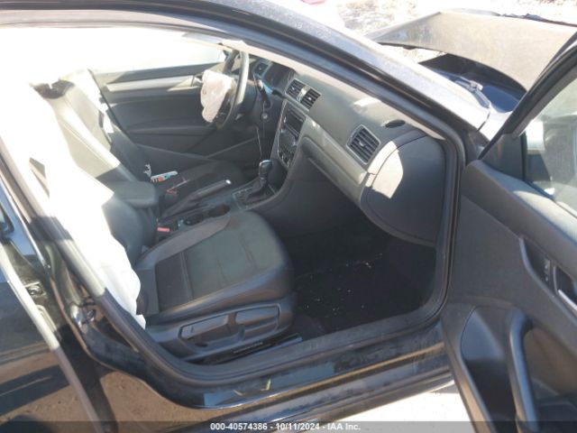 1VWAS7A38EC119532 Volkswagen Passat 1.8t Wolfsburg Edition