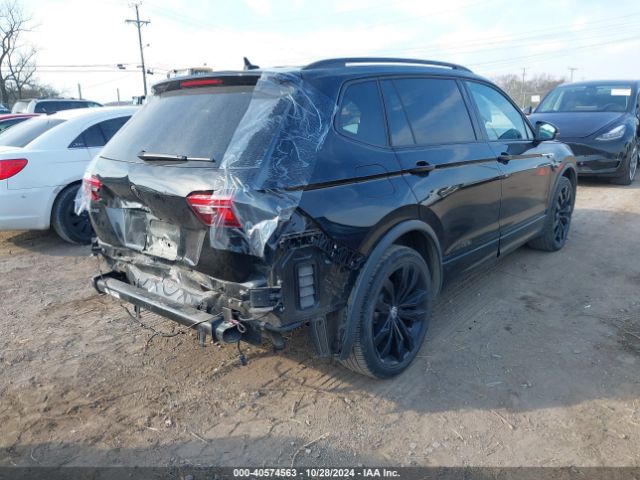 3VV3B7AX0MM138959 Volkswagen Tiguan 2.0t Se/2.0t Se R-line Black/2.0t Sel