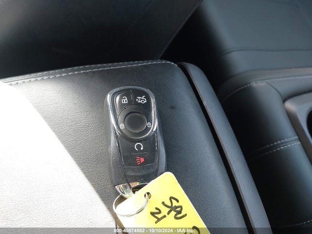JN1EV7KL8MM470270 Infiniti Q60 Luxe Awd