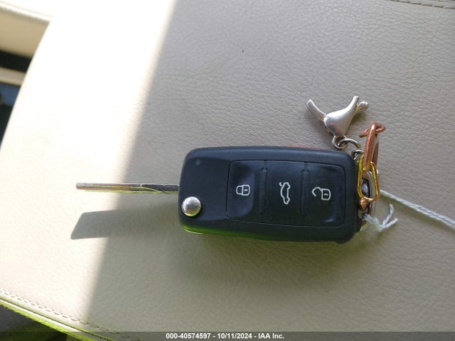 Volkswagen TIGUAN S 2016 WVGAV7AX1GW512959 Image 11