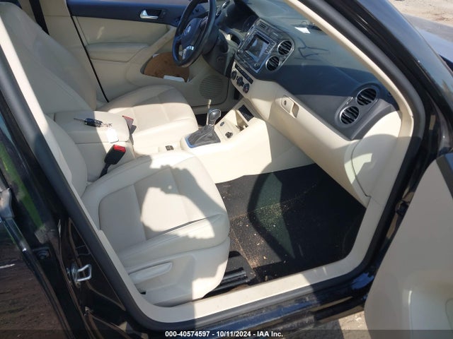 WVGAV7AX1GW512959 Volkswagen TIGUAN S