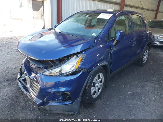 Chevrolet TRAX LS 2017 3GNCJKSB0HL190201 Image 2