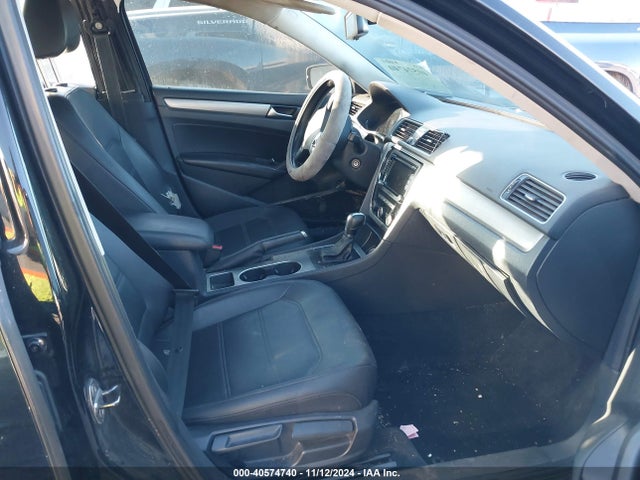 1VWBS7A32EC114475 Volkswagen Passat 1.8t Se