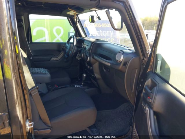 1C4BJWDG0HL725432 Jeep Wrangler Unlimited Sport