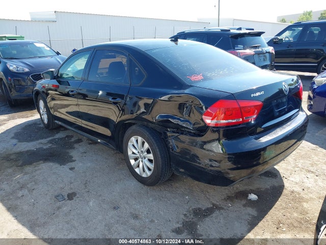 1VWAT7A32FC022891 Volkswagen Passat 1.8t Wolfsburg Edition