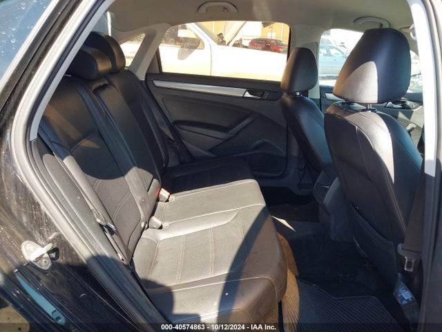 1VWAT7A32FC022891 Volkswagen Passat 1.8t Wolfsburg Edition
