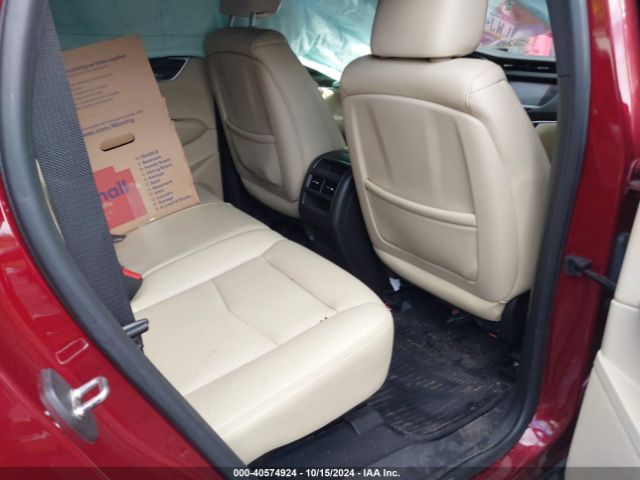 1GYKNBRS8JZ119853 Cadillac Xt5 Standard
