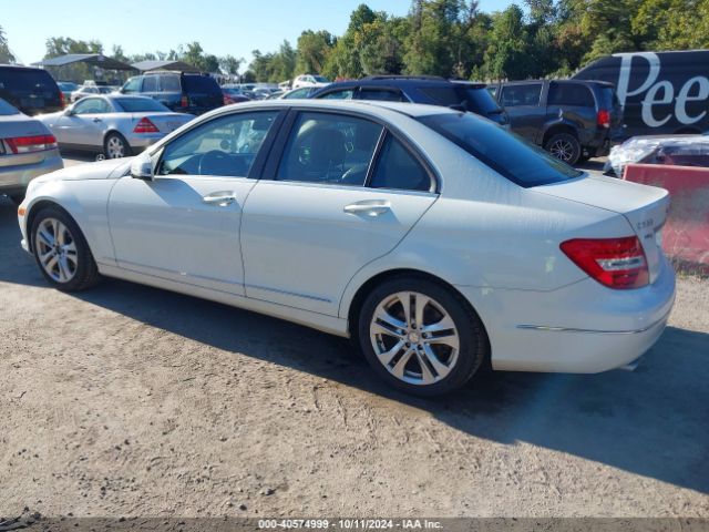 2012 MERCEDES-BENZ C 300 WDDGF8BB0CR196909 Photo 2