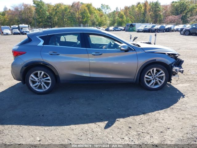 SJKCH5CP8HA021533 Infiniti Qx30 Premium