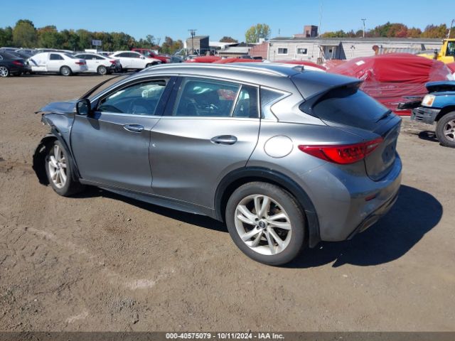 SJKCH5CP8HA021533 Infiniti Qx30 Premium