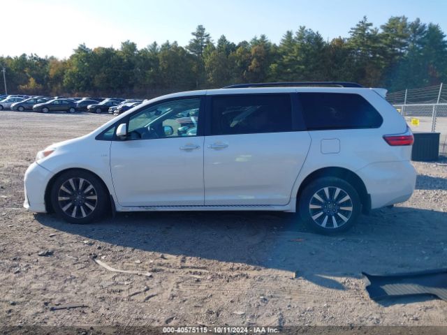 5TDDZ3DC5KS212812 Toyota Sienna Xle 7 Passenger