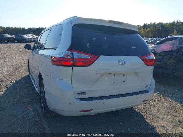 5TDDZ3DC5KS212812 Toyota Sienna Xle 7 Passenger