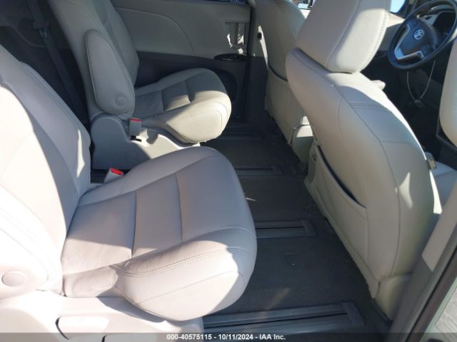 5TDDZ3DC5KS212812 Toyota Sienna Xle 7 Passenger