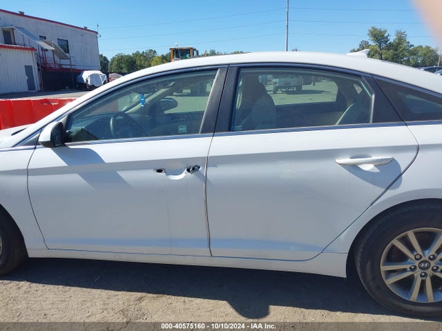 Hyundai SONATA SE 2016 5NPE24AFXGH272448 Image 14
