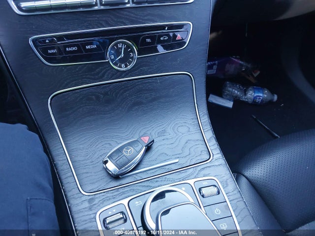 55SWF4JB0FU093319 Mercedes-Benz C 300 Luxury/sport