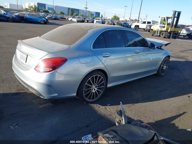55SWF4JB0FU093319 Mercedes-Benz C 300 Luxury/sport
