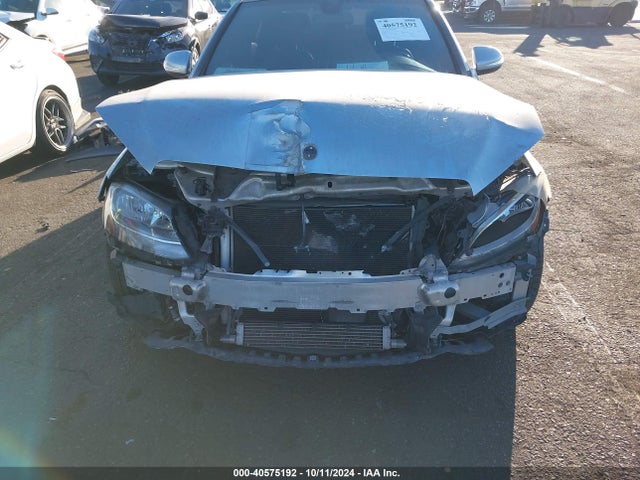 55SWF4JB0FU093319 Mercedes-Benz C 300 Luxury/sport