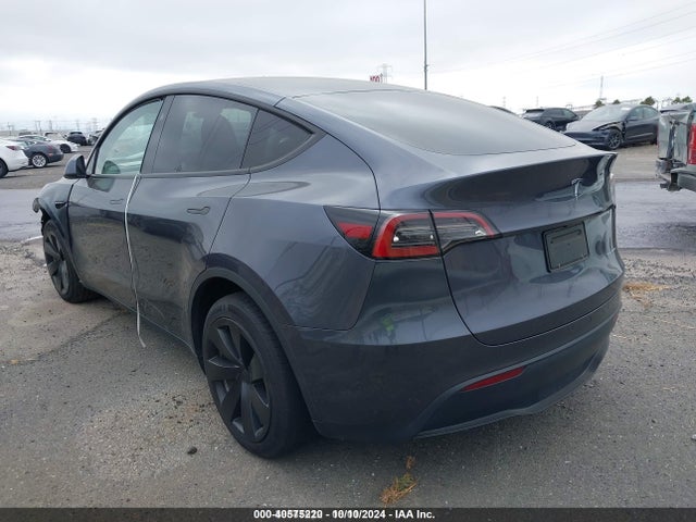 2023 TESLA MODEL Y 7SAYGAEE7PF857018 Photo 2