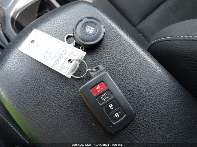 Toyota Rav4 Xle 2017 JTMRFREV5HJ164705 Image 11