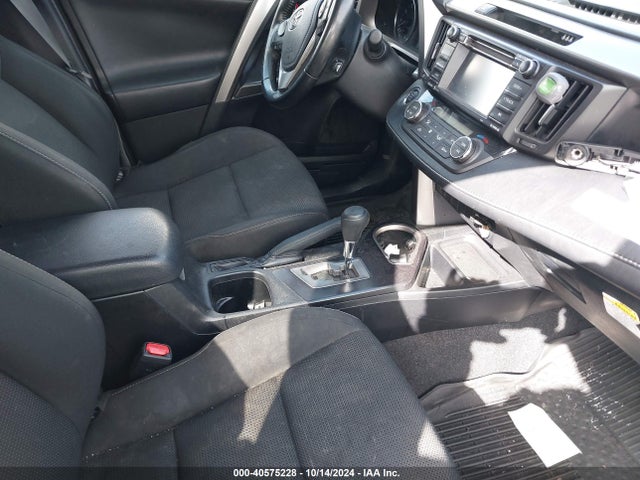 Toyota Rav4 Xle 2017 JTMRFREV5HJ164705 Image 5