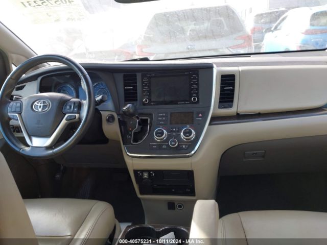 5TDYZ3DC3JS922758 Toyota Sienna Xle Premium 8 Passenger