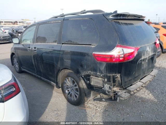 5TDYZ3DC3JS922758 Toyota Sienna Xle Premium 8 Passenger
